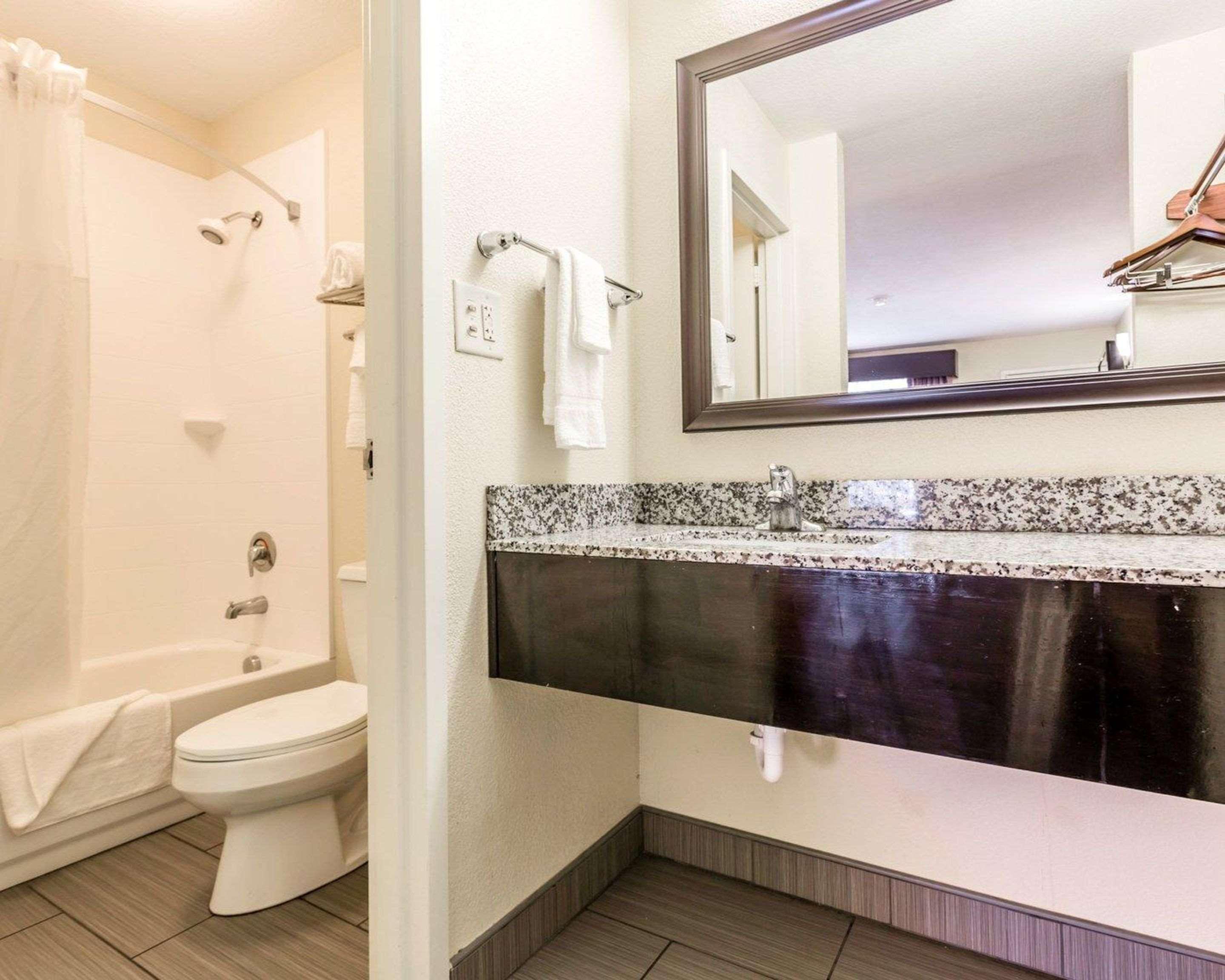 Quality Inn Mt Pleasant - Charleston Mount Pleasant Exteriör bild